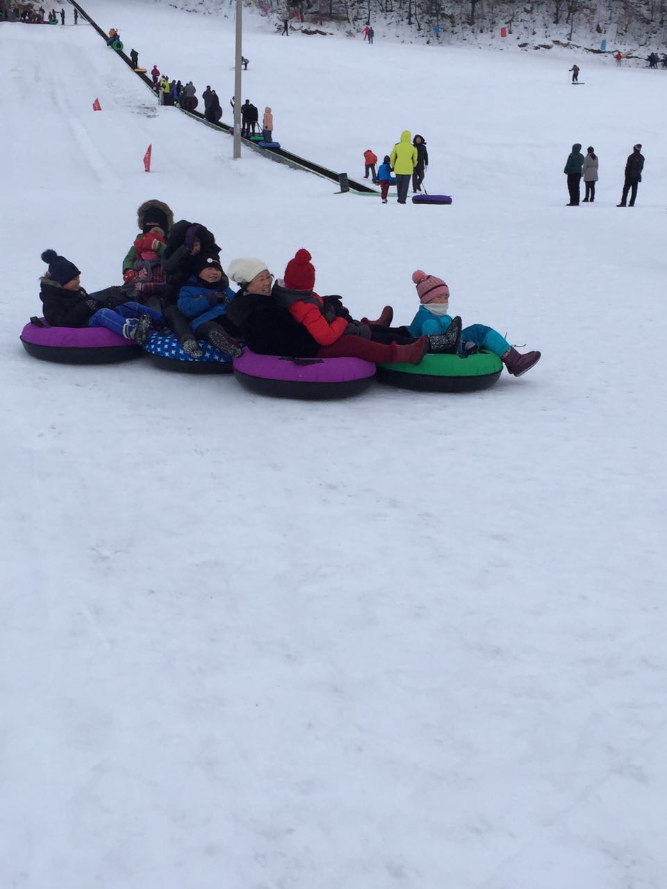黑龍江大灣滑雪場(chǎng)冰雪樂(lè)園成功開(kāi)幕，河北迪特加油助威